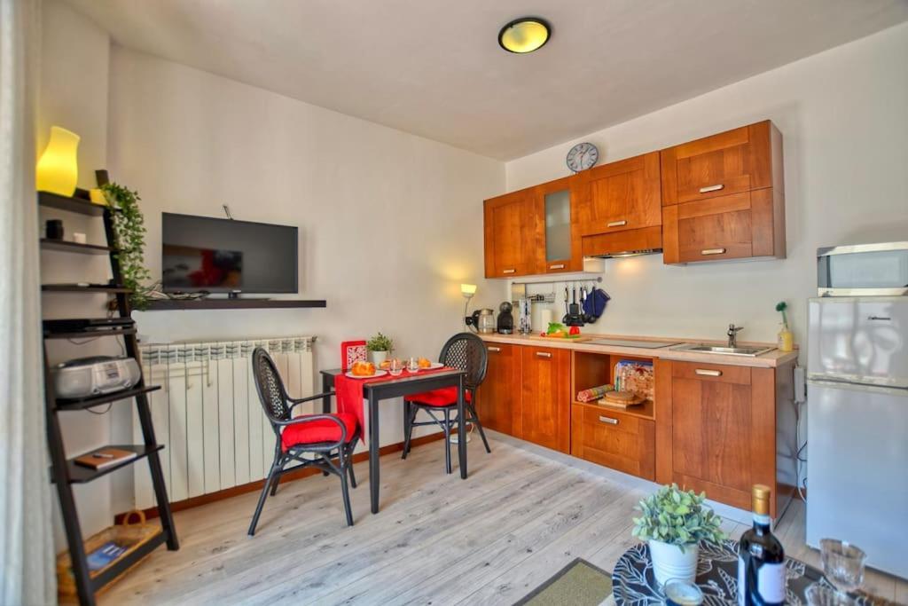 Gezellig Appartement Met Gedeeltelijk Meerzicht Acquaseria Dış mekan fotoğraf